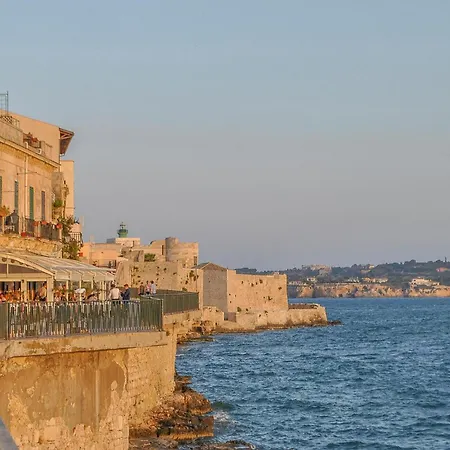 Holiday home 4 Bedroom Pet Friendly In Siracusa *