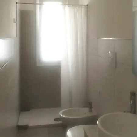 4 Bedroom Pet Friendly In Siracusa *